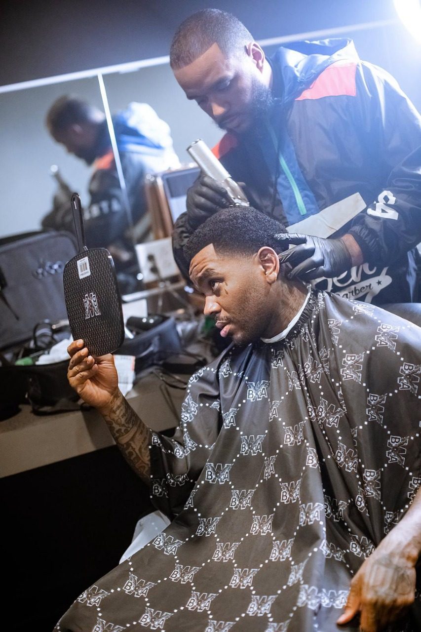 Ben Zweifel cutting Kevin Gates' hair